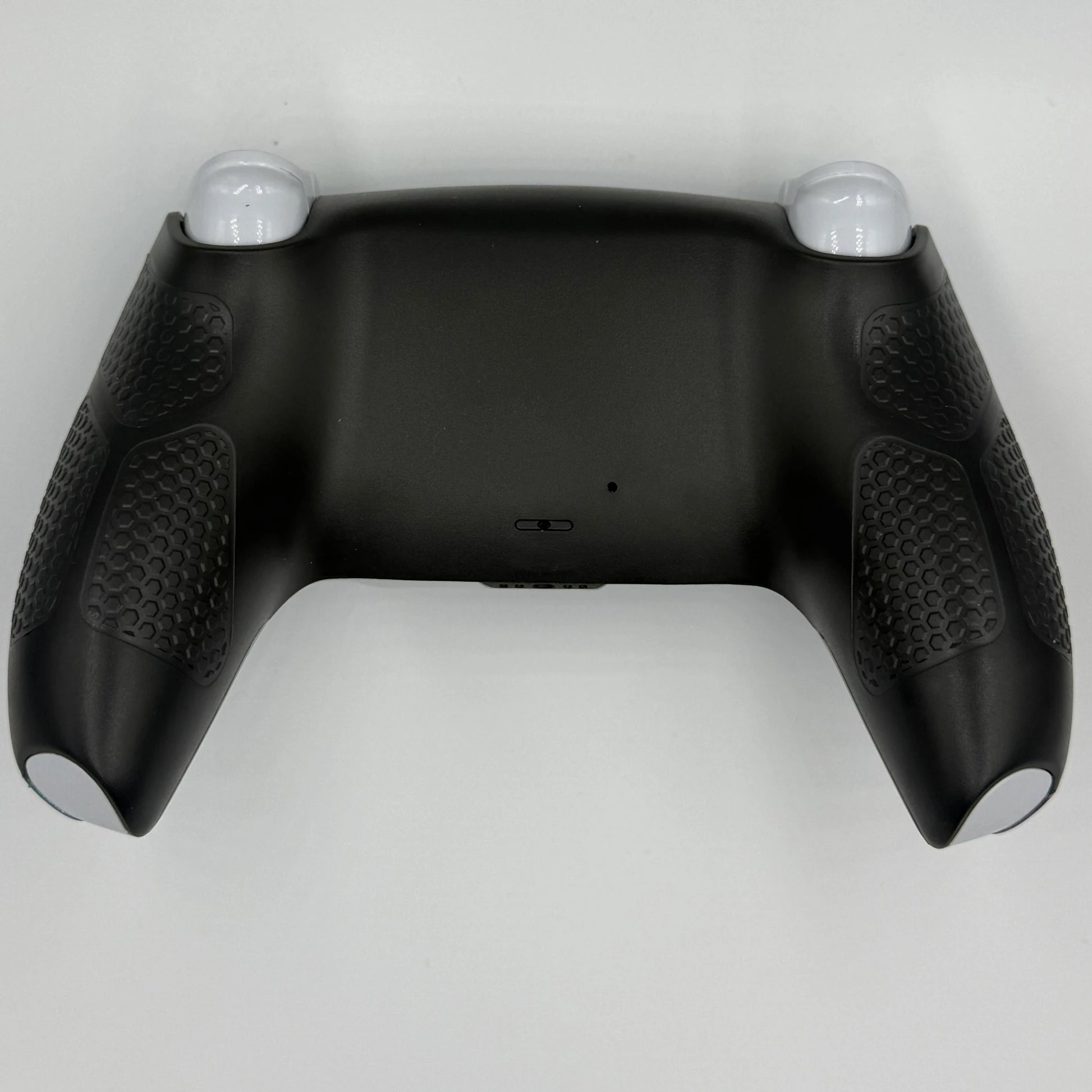 Performance Grip und weiße Smart-Trigger auf Damast Design PS5 Controller