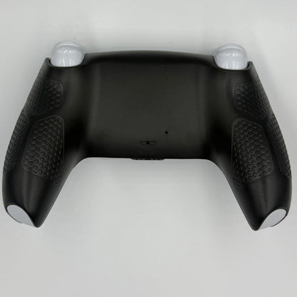Performance Grip und weiße Smart-Trigger auf Damast Design PS5 Controller