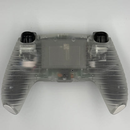 Transparenter Grip V2 Rückseite von PS5 Controller mit Blick auf die interne Technik